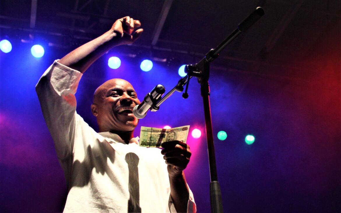 Salimo Muhamad live. Féling Capela