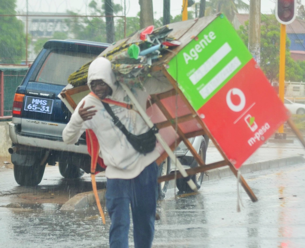 Moçambique em alerta para chuvas devido à tempestade tropical no Canal de Moçambique Moçambique em alerta para chuvas devido à tempestade tropical no Canal de Moçambique
