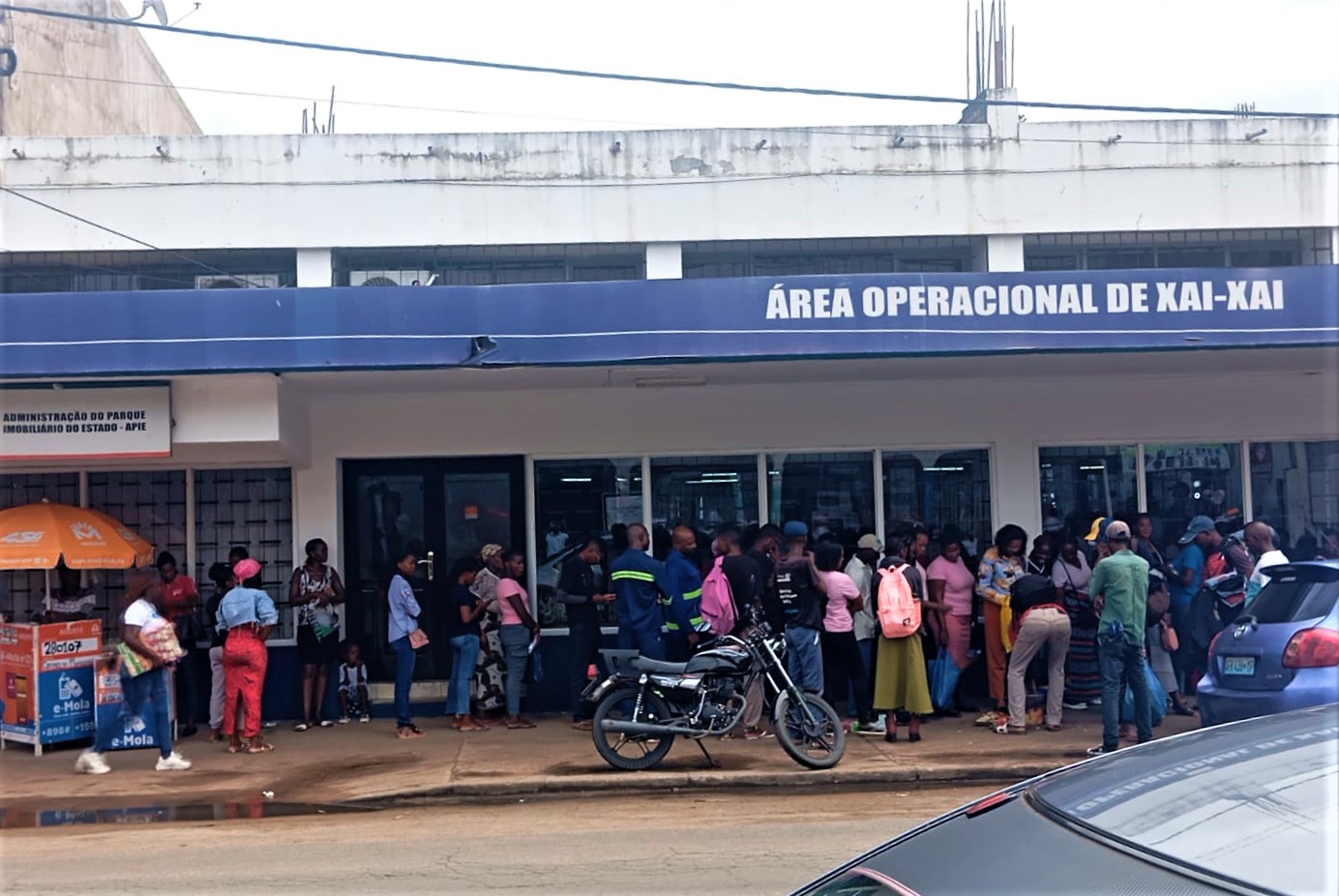 Clientes da AdRS protestam em Xai-Xai contra tarifas elevadas e falhas no abastecimento