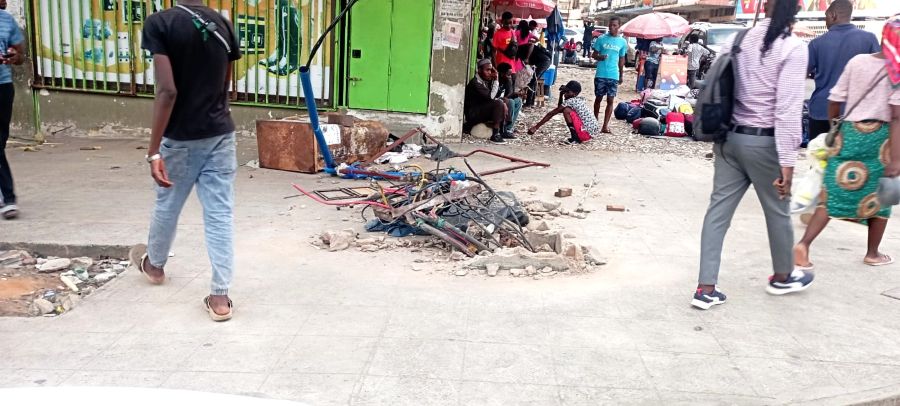 Semi-colectivo despista-se e mata na “Guerra Popular”